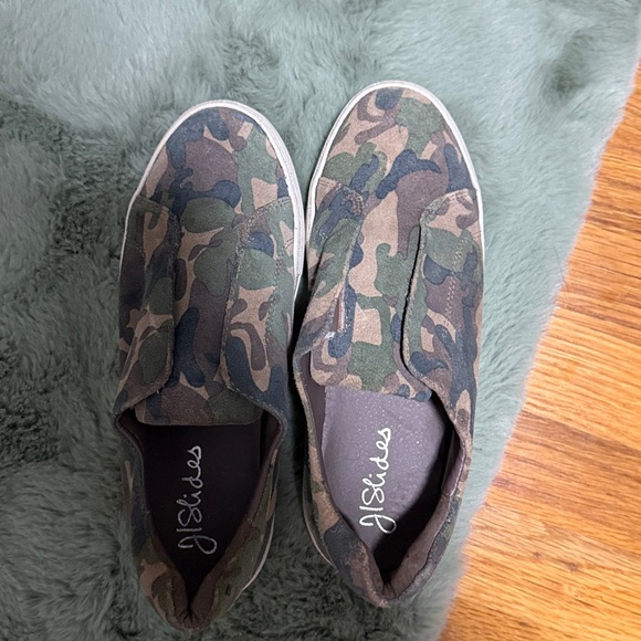J slides Camouflage Slip-On Sneakers - Picture 4 of 4